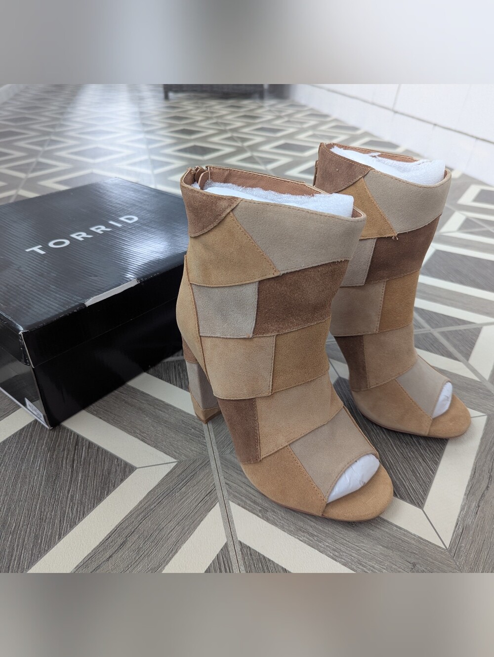 New! Torrid Brown Suede Patch Peep Toe Heeled Boots Size 7W